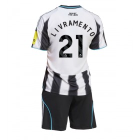 Newcastle United Tino Livramento #21 Hemmakläder Barn 2025-26 Kortärmad (+ Korta byxor)
